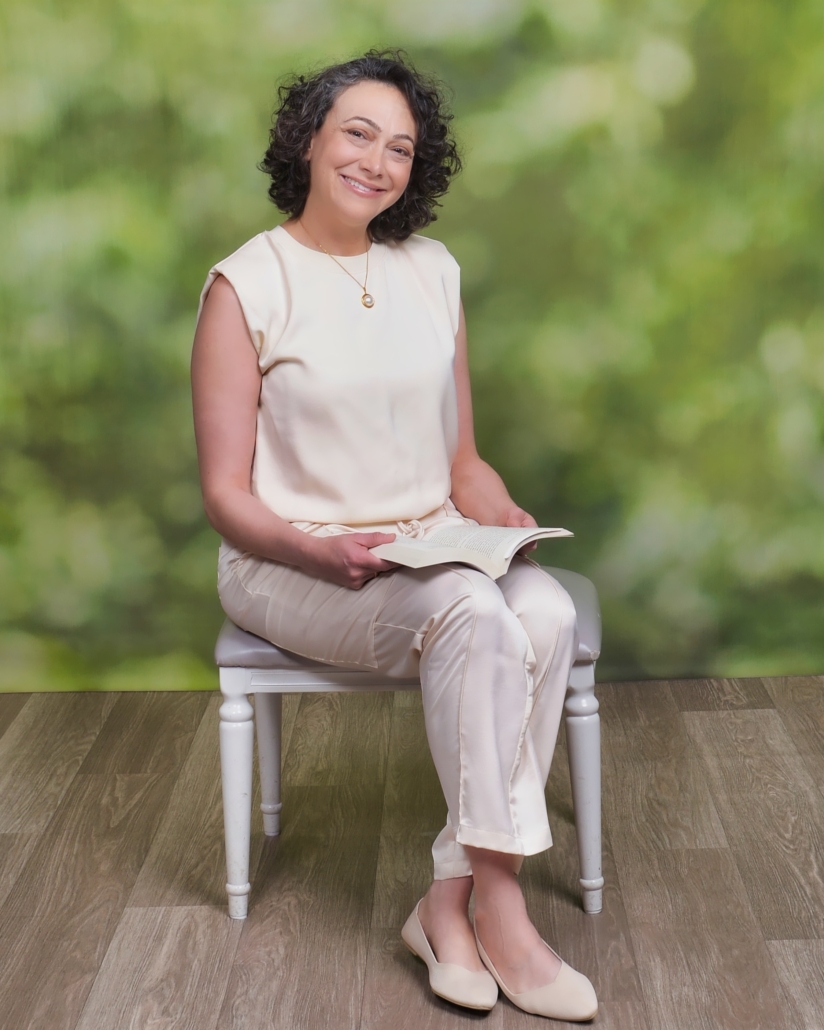 Danielle Roessle Author, Advocate, Memoirist